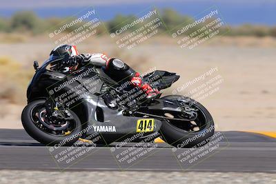 media/Oct-08-2022-SoCal Trackdays (Sat) [[1fc3beec89]]/Turn 16 (125pm)/